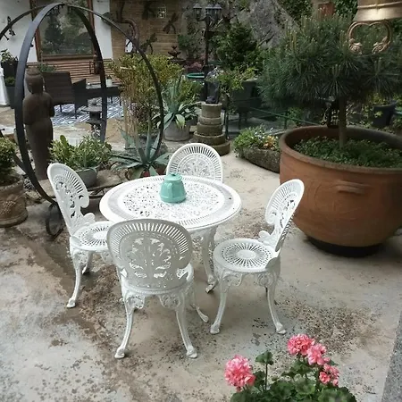 Bounty, B&b, Cuisine Privee, Lit Queen Size, Terrasse, Parking, Garage Bed & Breakfast Olliergues
