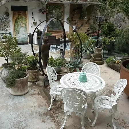 Bed & Breakfast Bounty, B&b, Cuisine Privee, Lit Queen Size, Terrasse, Parking, Garage Olliergues