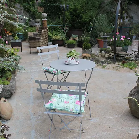 Bounty, B&b, Cuisine Privee, Lit Queen Size, Terrasse, Parking, Garage * Olliergues