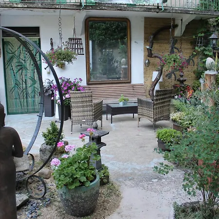 Bed & Breakfast Bounty, B&b, Cuisine Privee, Lit Queen Size, Terrasse, Parking, Garage