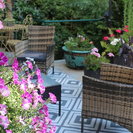 Bed & Breakfast Bounty, B&b, Cuisine Privee, Lit Queen Size, Terrasse, Parking, Garage