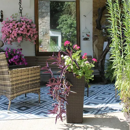 Bounty, B&b, Cuisine Privee, Lit Queen Size, Terrasse, Parking, Garage Bed & Breakfast Olliergues