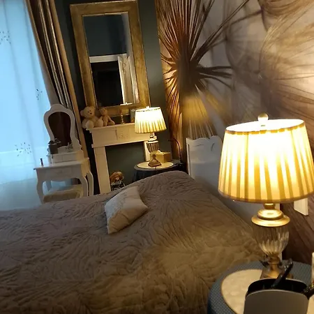 Bed & Breakfast Bounty, B&b, Cuisine Privee, Lit Queen Size, Terrasse, Parking, Garage Olliergues